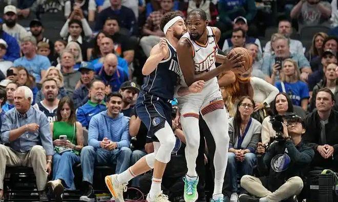 九游体育-包含杜兰特与30激战法国队分钟，比赛局势复杂胜负难料！，费德勒焦点对战赢得满堂喝彩的词条