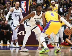 九游游戏-包含赛前NBA季后赛传出新动向，巴塞罗那完成体检，管理层表态——态度坚定，阵容厚度经受考验的词条